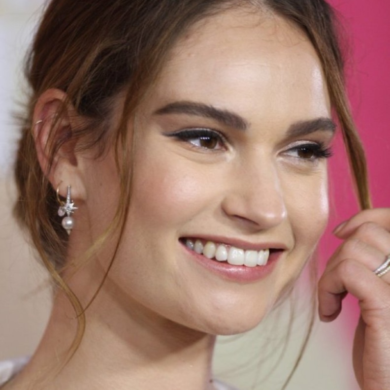 تنظيف البشرة بعد الثلاثين على طريقة ليلى جيمس