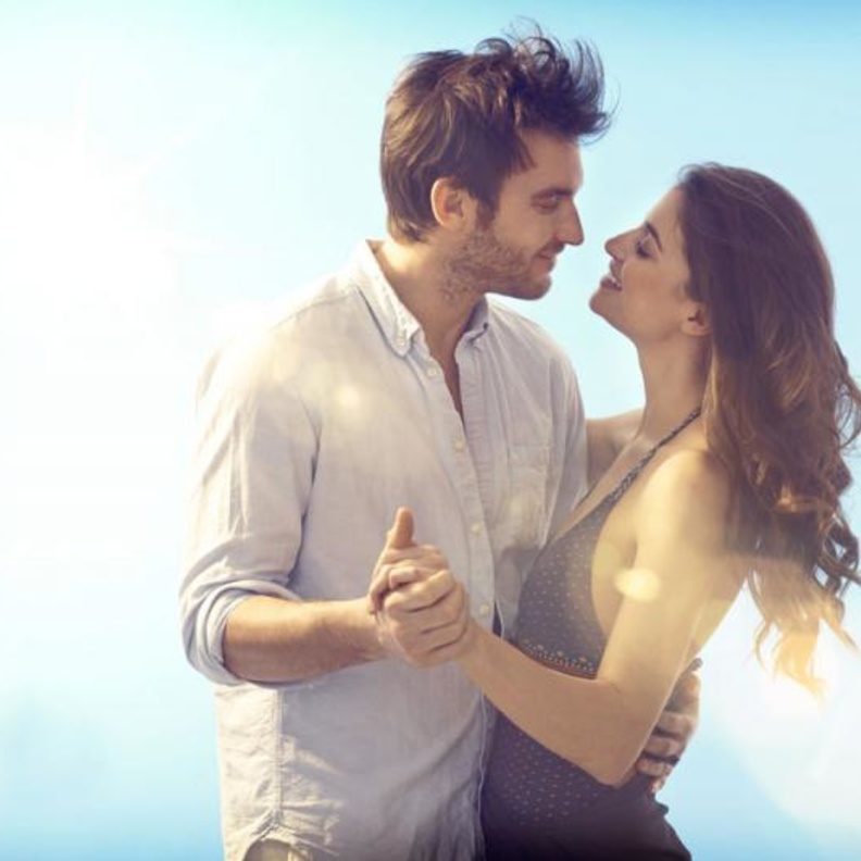 ما هي علامات تحول الصداقة الي حب عند الرجل