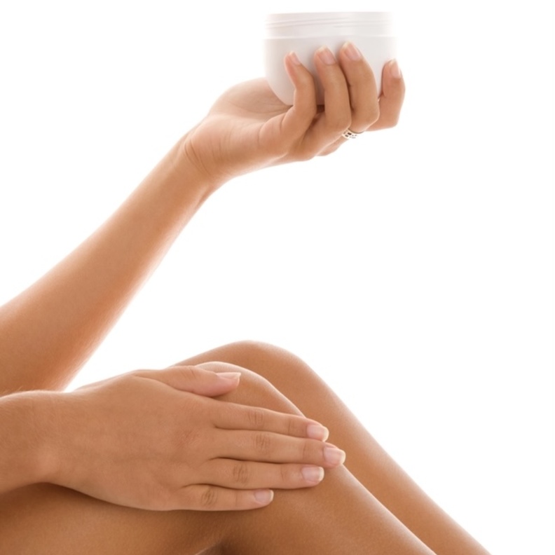  خلطات طبيعية تساعد على الحصول على لون بشرة موحدة للأكواع والركب