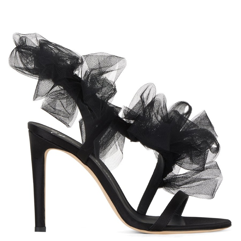  من أحذية جوسيبي زانوتي