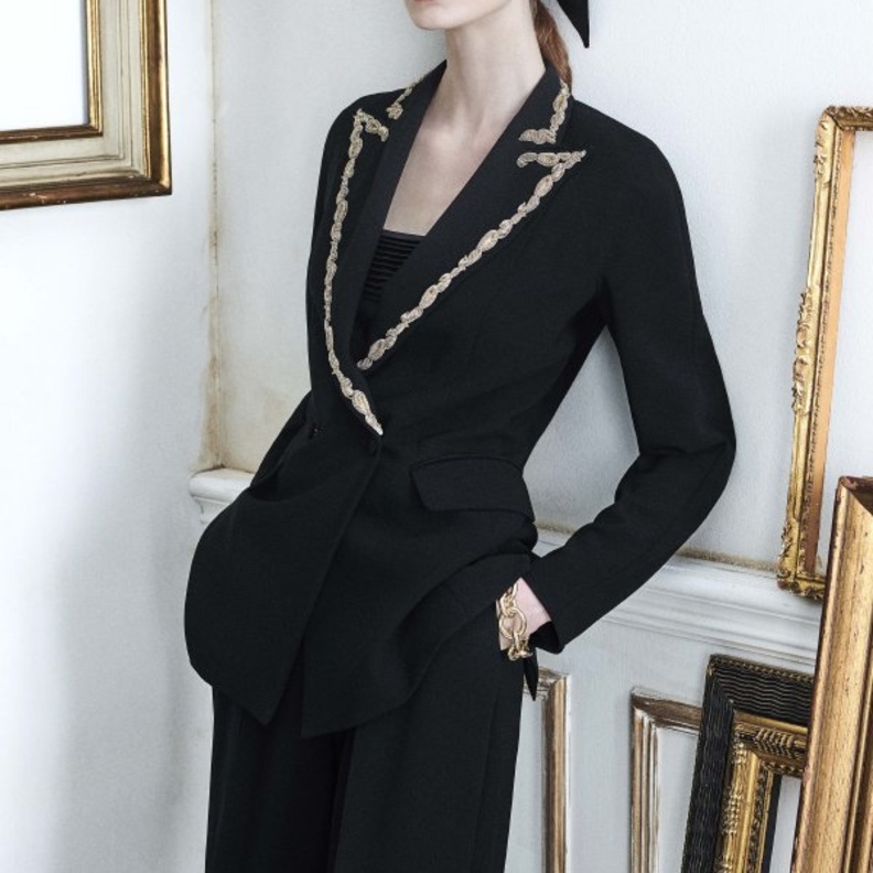 إطلاق مجموعة 2021 Resort MAX MARA