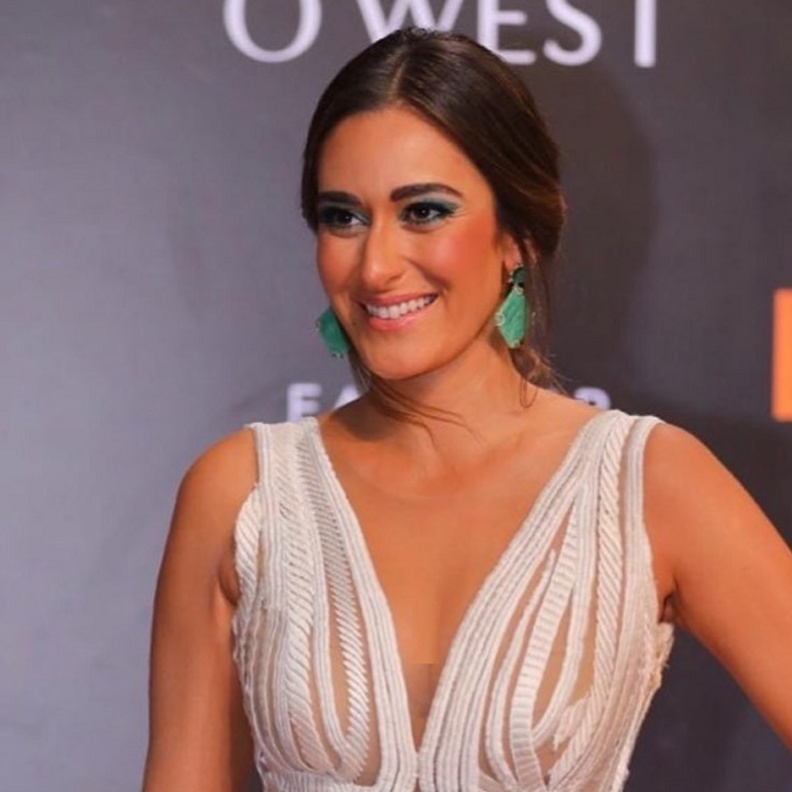 أمينة خليل مصابة بفيروس كورونا