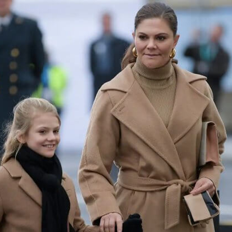  العائلة المالكة السويدية تفتتح جسر جديد في ستوكهولم