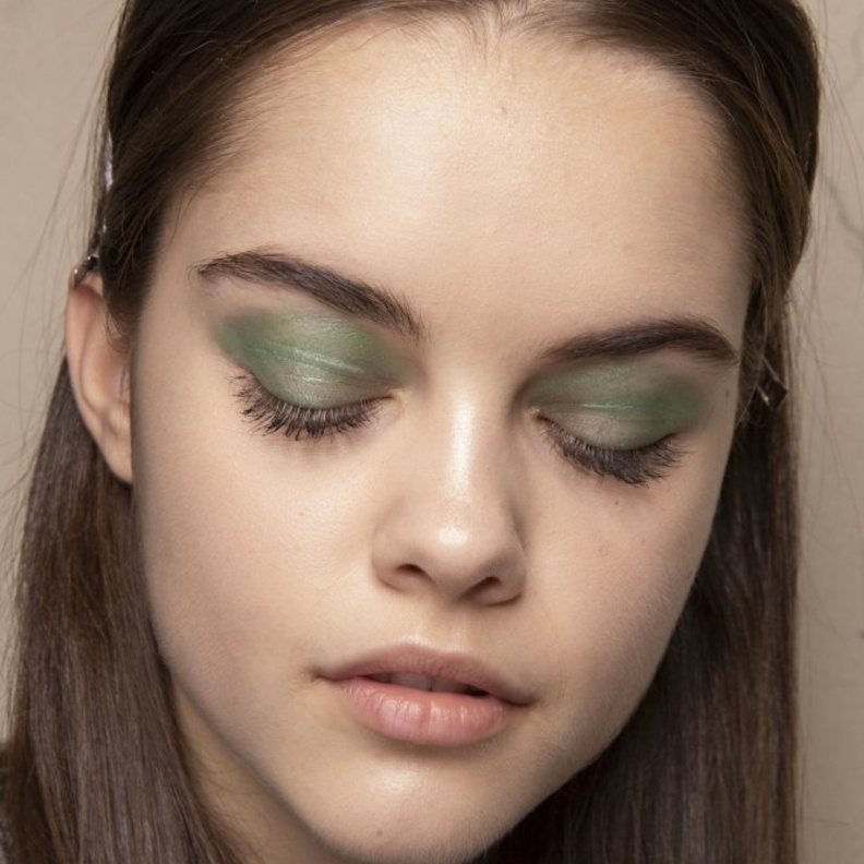 مكياج عيون بأسلوب Genny