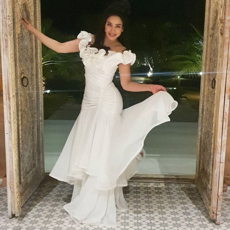 لجين عمران تحتفل بعيد ميلادها ال 43