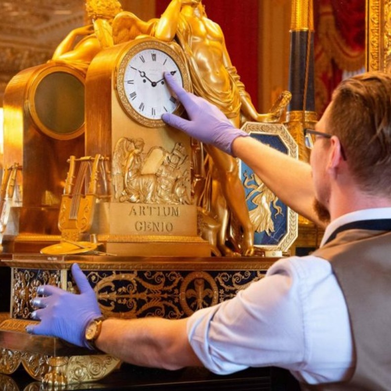 من هو المسؤول عن تغيير التوقيت الشتوي لأكثر من 400 ساعة في قلعة وندسور؟