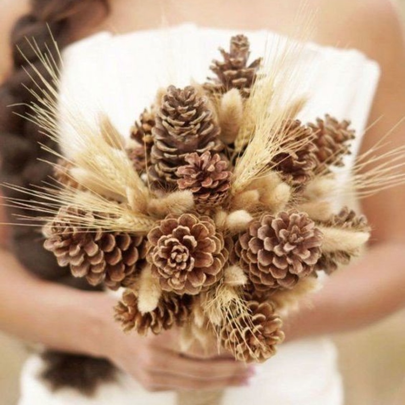  احملي باقة زفافك المزينة باكواز الصنوبر