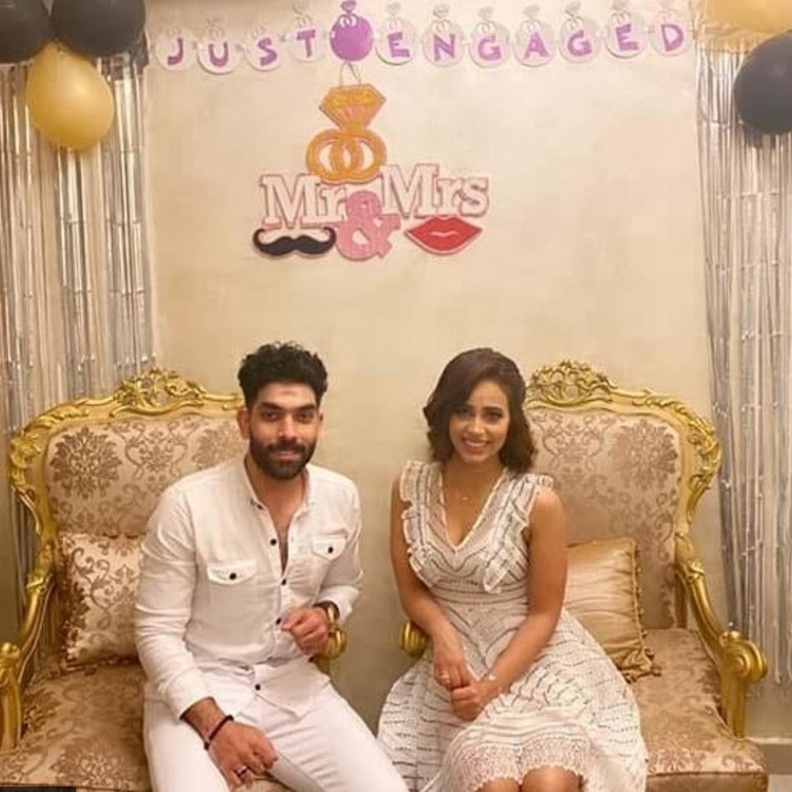 رنا سماحة في حفل خطوبتها