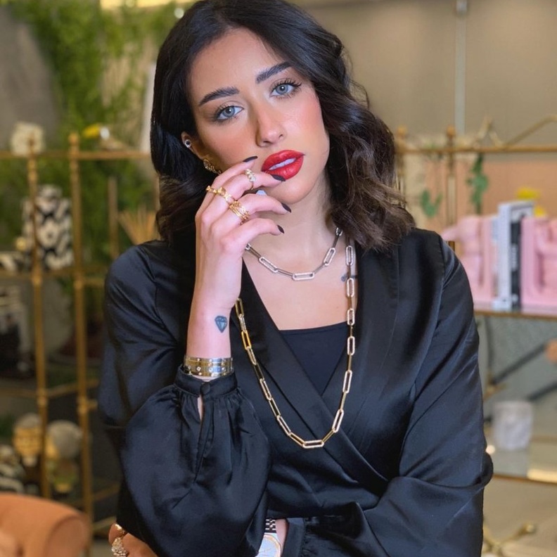 الفنانة فرح الهادي