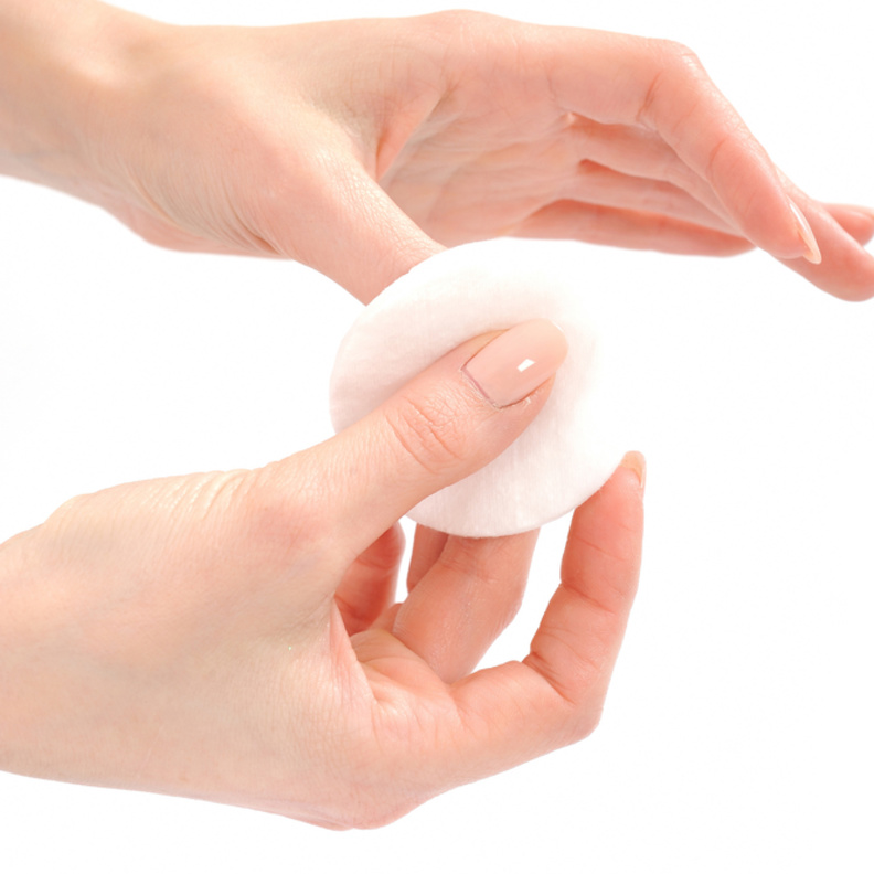 طريقة ازالة طلاء الاظافر باستخدام الخل الابيض والليمون