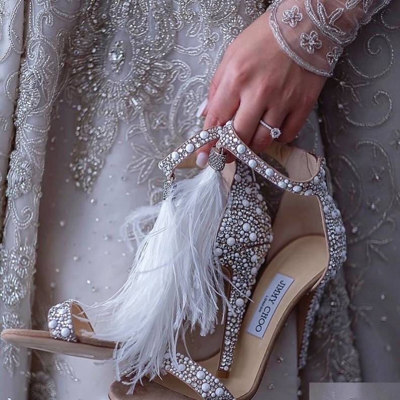  احرصي على عدم ارتداء الكعب العالي قبل الزفاف بأسبوع تقريبا