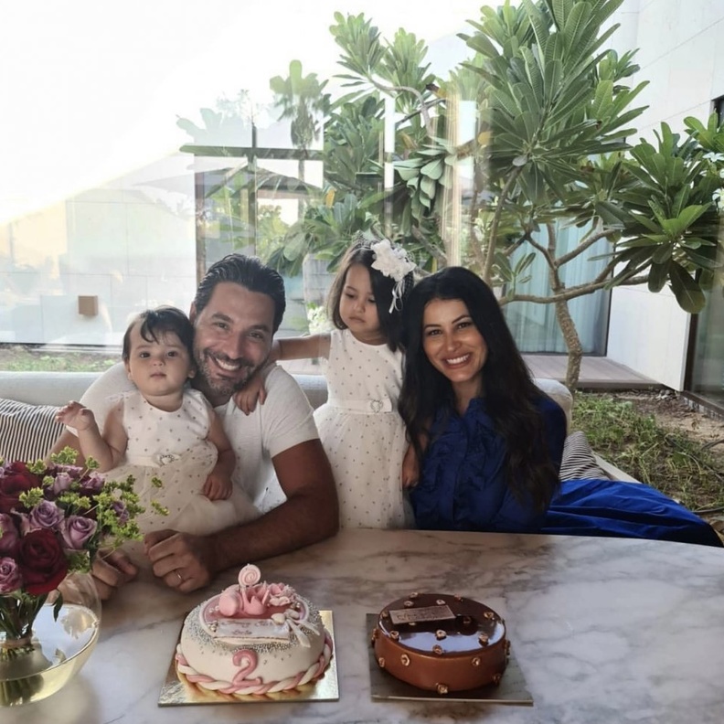 نشرت ريم السعيدي صورة جديدة لطيفة جداً لها برفقة عائلتها