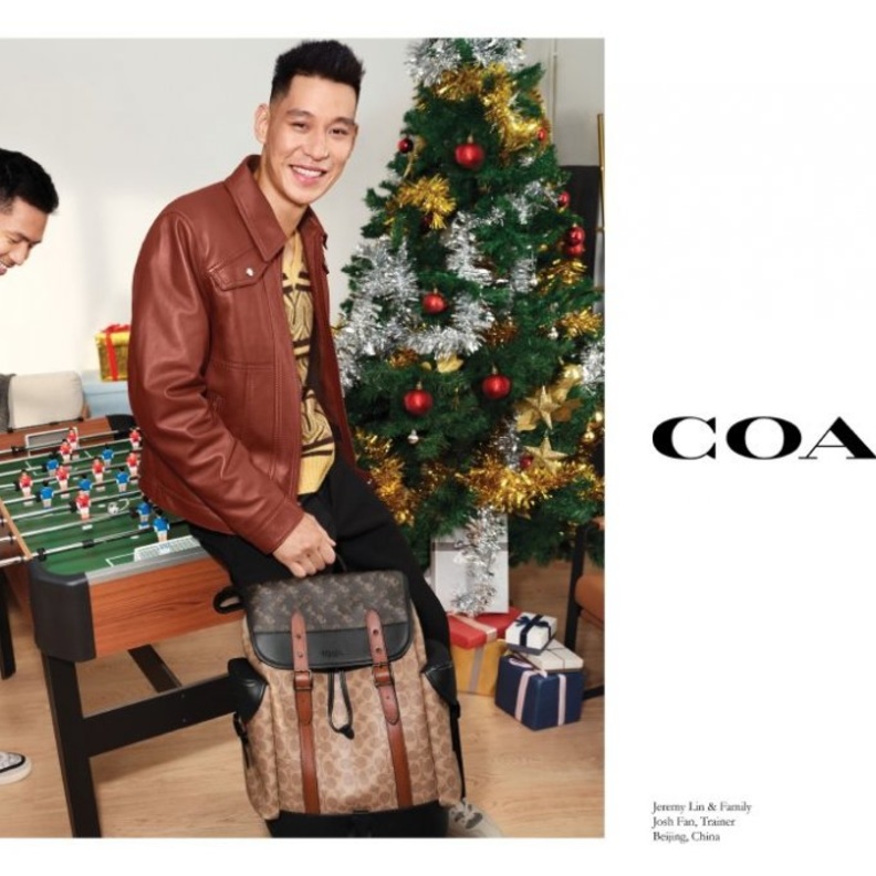 حملة "HOLIDAY IS WHERE YOU FIND IT" من Coach لموسم الأعياد 