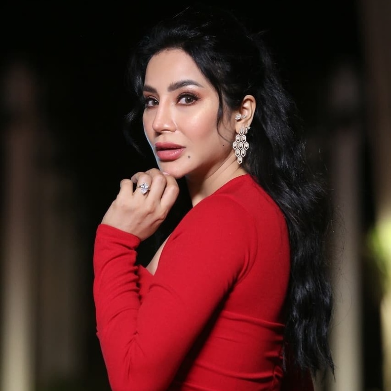 لجين عمران بالشعر الداكن 2020