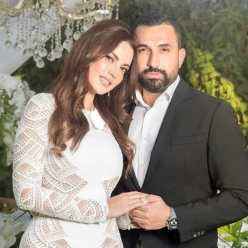 هاني سعد زوج درة مع ابنته