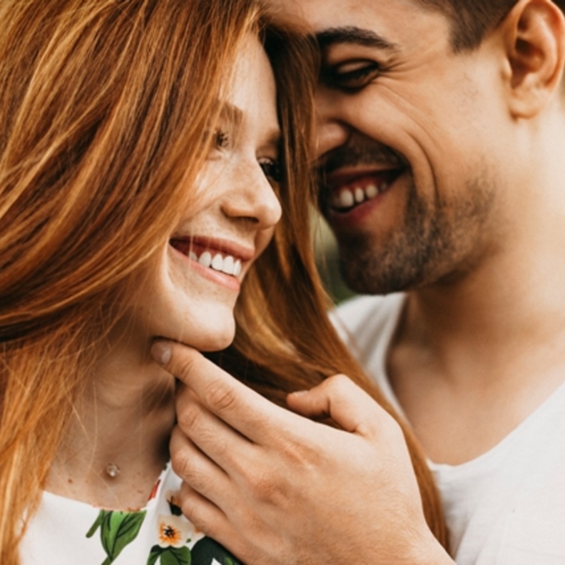 8 صفات في المرأة تحفز الرجل على الإرتباط بها