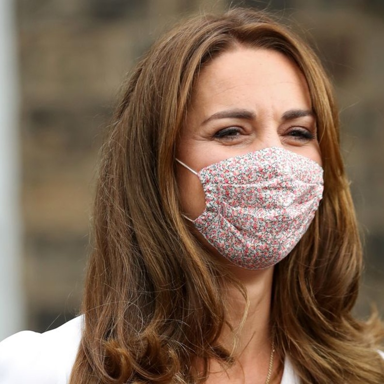 ما بين الطبية والقماشية.. حضور طاغي لأقنعة الوجه في المناسبات الملكية