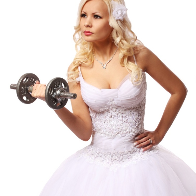 بعض التمارين الرياضية تمنح العروس مؤخرة كبيرة