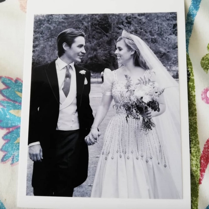  دوقة يورك تواصل نشر صور جديدة من حفل زفاف الأميرة بياتريس