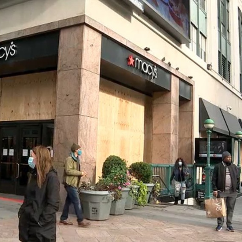  اسباب غلق محلات التسوق التجارية في مانهاتن عشية الانتخابات الأمريكية