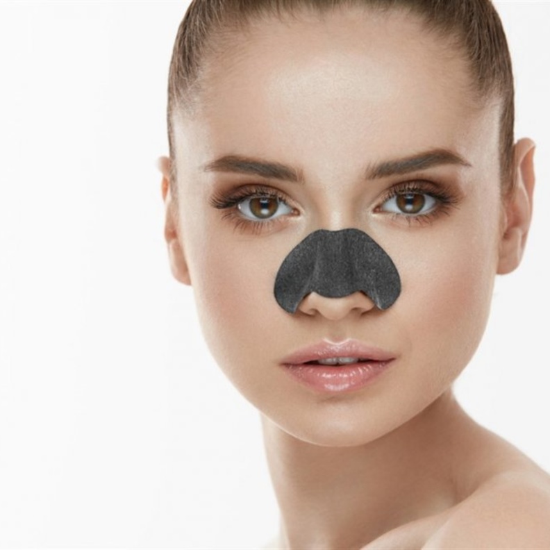  إزالة الرؤوس السوداء بالماسكات الطبيعية