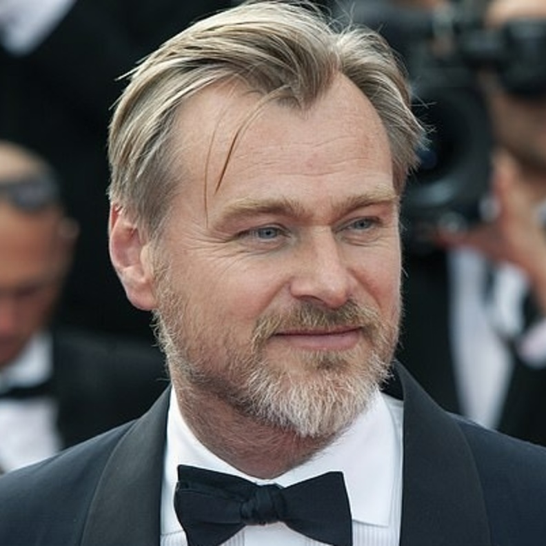 كريستوفر نولان يدافع عن إيرادات TENET في شباك التذاكر