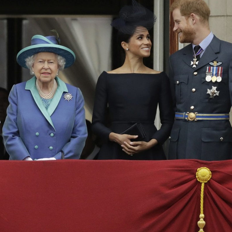 ملكة بريطانيا تنزع جميع الألقاب الملكية الخاصة بالأمير هاري: