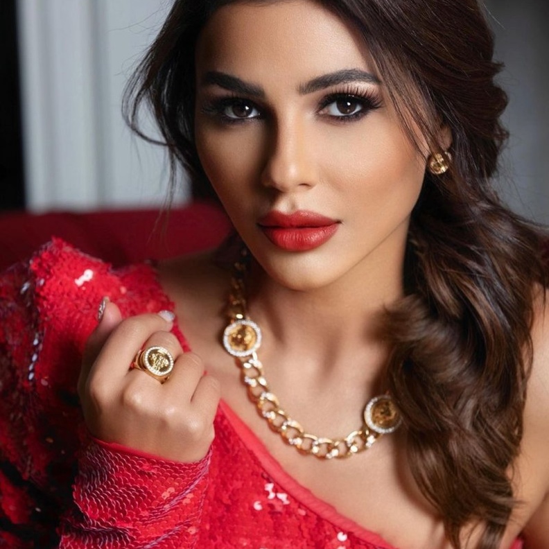 مهيرة عبد العزيز 