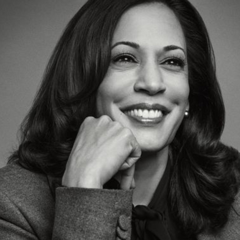  هاريس كانت أول امرأة وأول مدعي عام من ذوي البشرة الداكنة لولاية كاليفورنيا