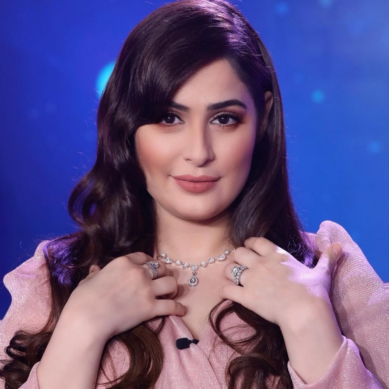 طريقة عمل مكياج نهاري بسيط على طريقة رؤي الصبان