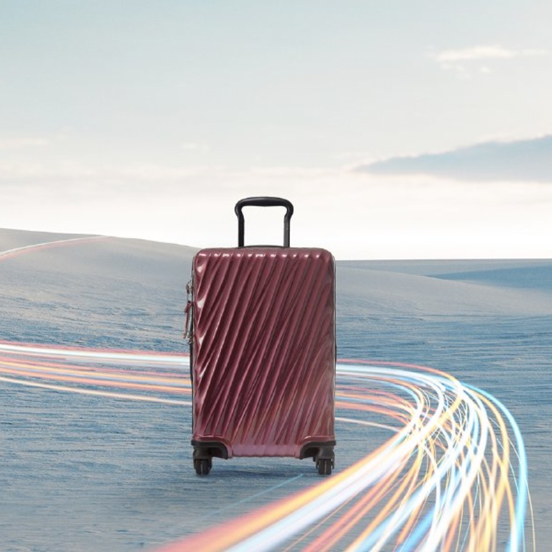 TUMI تقدّم مجموعة أعياد 2020