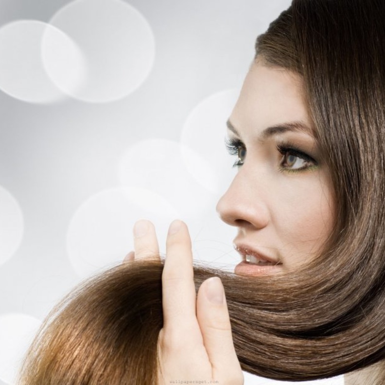 خلطات طبيعية من النشا لتنعيم شعر العروس