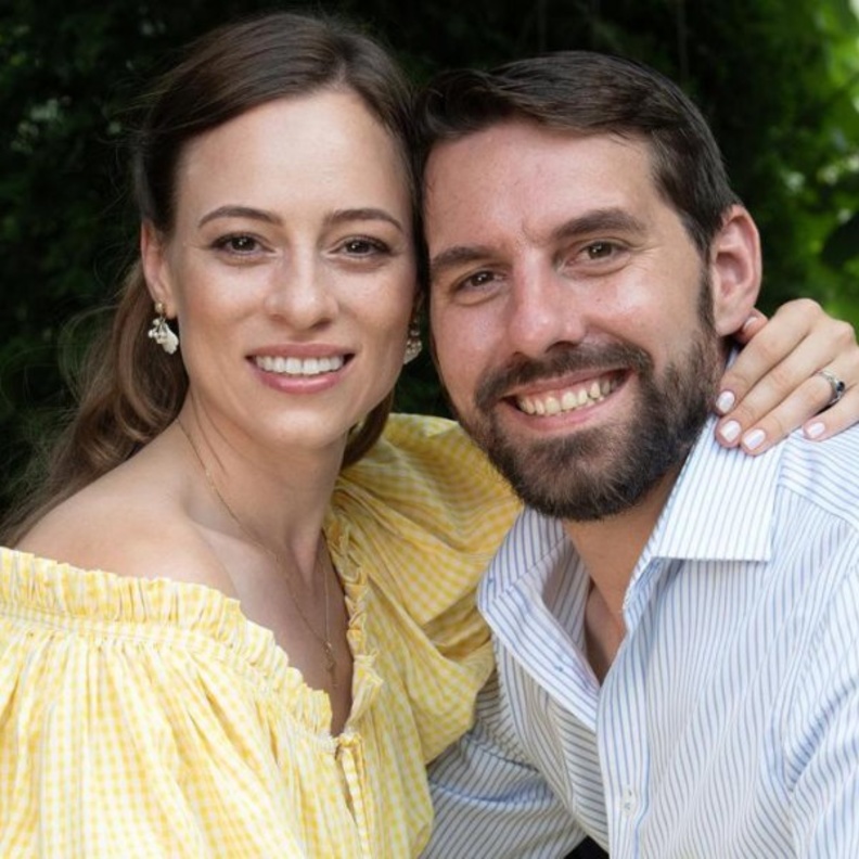 الأمير نيكولاس وزوجته ألينا ماريا أعلنا عن الحمل في طفلهما الأول في بيان رسمي صدر في يونيو