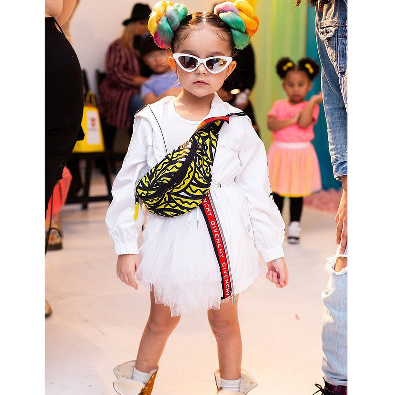  إطلالة عصرية من جيفانشي