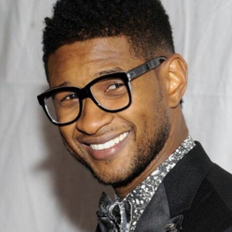 أشر ينشر أول صورة لمولودته