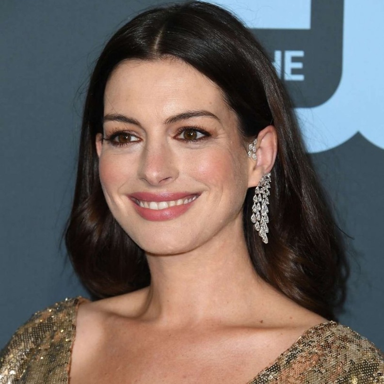  أحدث إطلالات آن المميزة على السجادة الحمراء