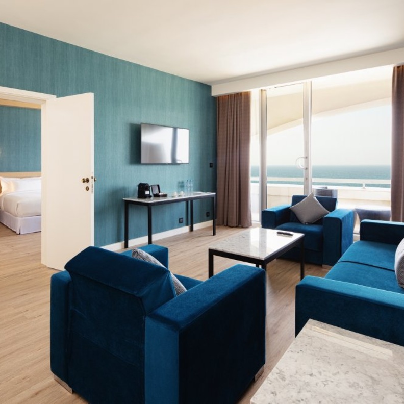 جانب من غرف فندق أوكسيدنتال الشارقة جراند