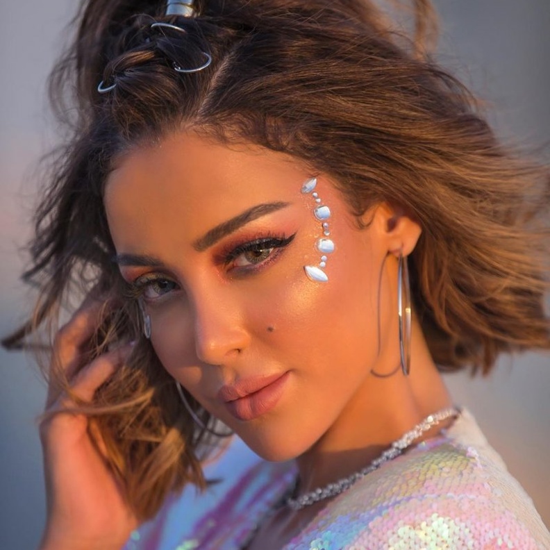 اطلالات جمالية من بسمة بوسيل