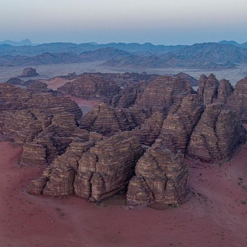 جبال حسمي الرملية بقعة ساحرة على أرض المملكة "الصورة من وكالة الأنباء السعودية"