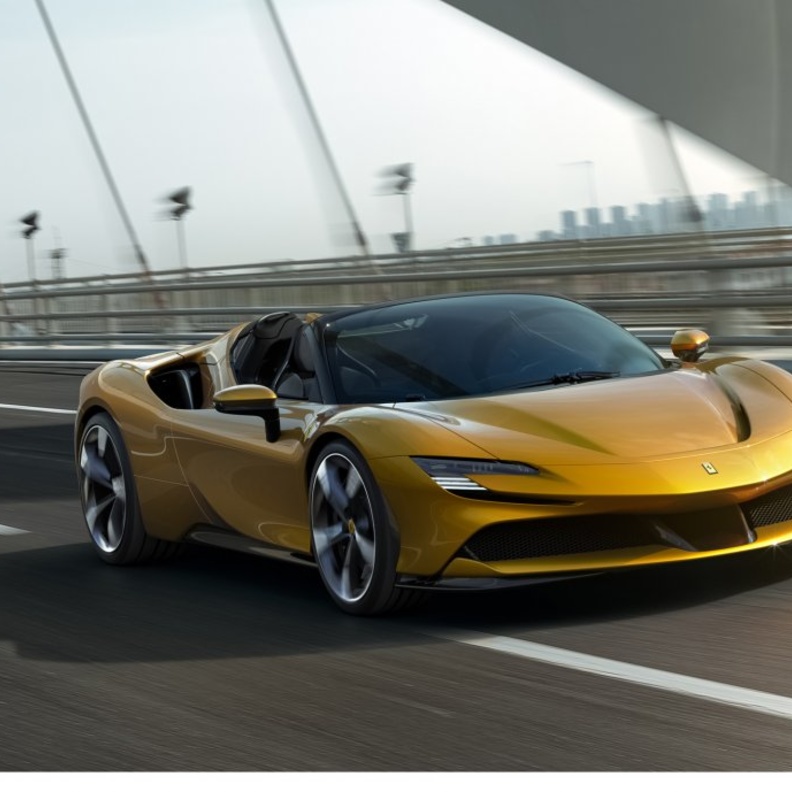 فيراري تطلق سيارتها الجديدة SF90 Spider