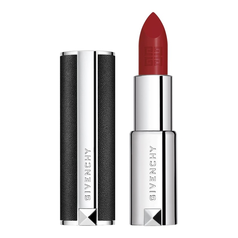 تألقي بقوّة القوام المخملي مع Le Rouge Deep Velvet من Givenchy