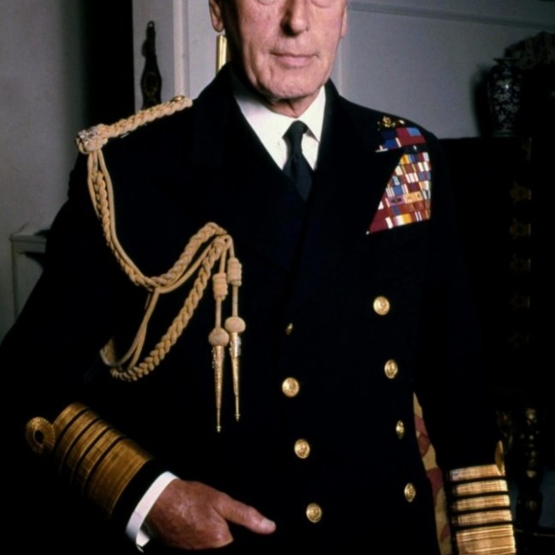 من هو اللورد لويس مونتباتن الأب الروحي للأمير تشارلز؟