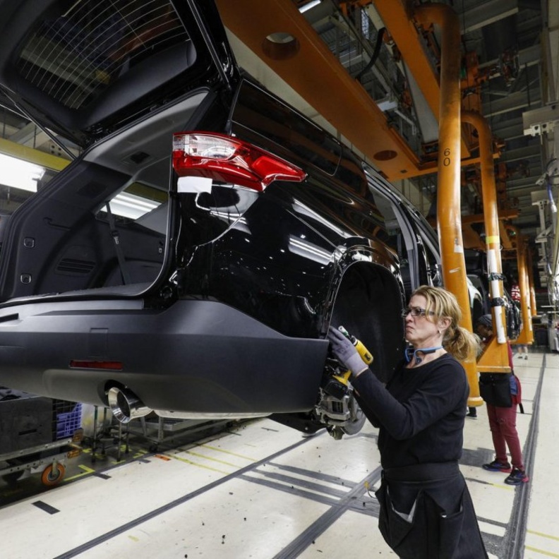 جنرال موتورز توظف 3000 مهندس وخبير معلوماتية لتطوير مركبات ذاتية القيادة