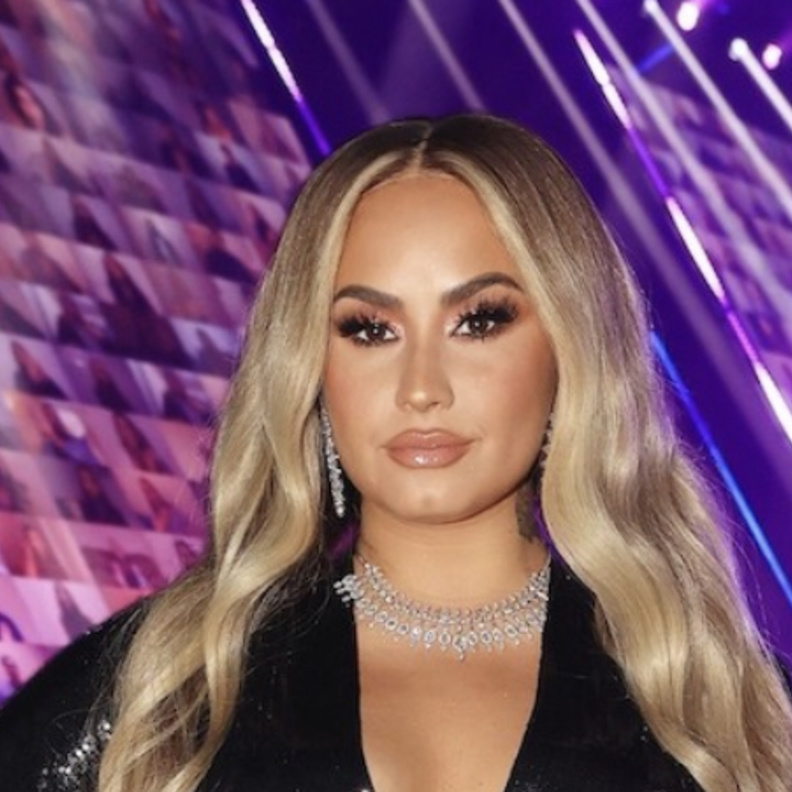 ديمي لوفاتو تتألّق بمجوهرات Messika بحفل E! People’s Choice Awards