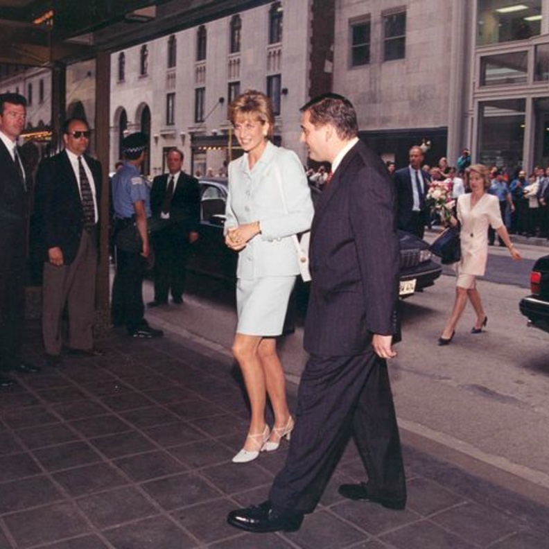 فندق بشيكاغو يقدم عرض مغري لإحياء ذكرى الأميرة ديانا