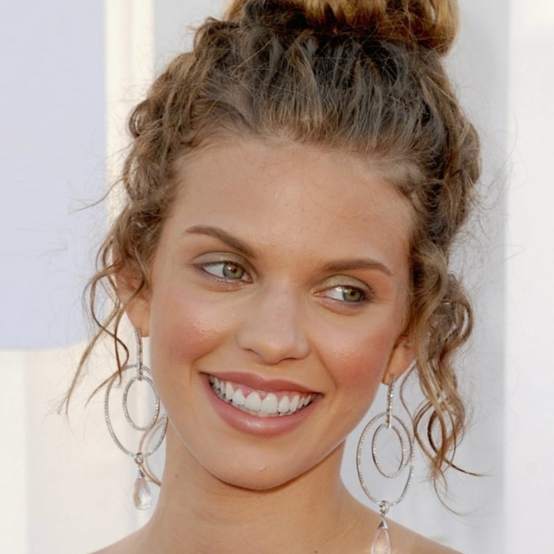  طريقة عمل تسريحات شعر يومية جذابة للصباح