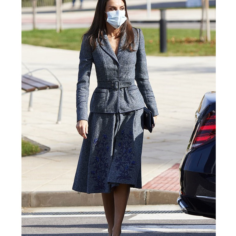 صور اطلالة ليتيزيا ملكة إسبانيا الأخيرة بالملابس الشتوية انيقة وملفتة