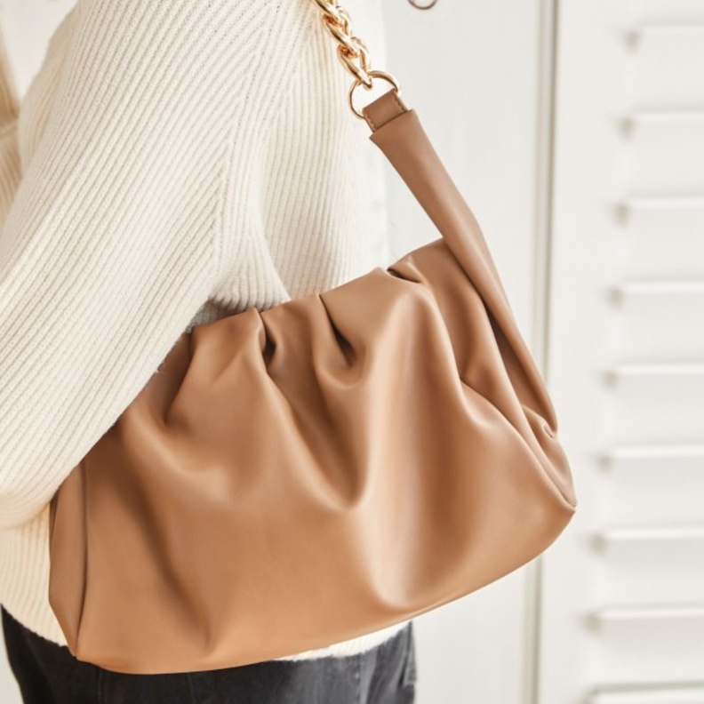 حقيبة بلون الكاميل