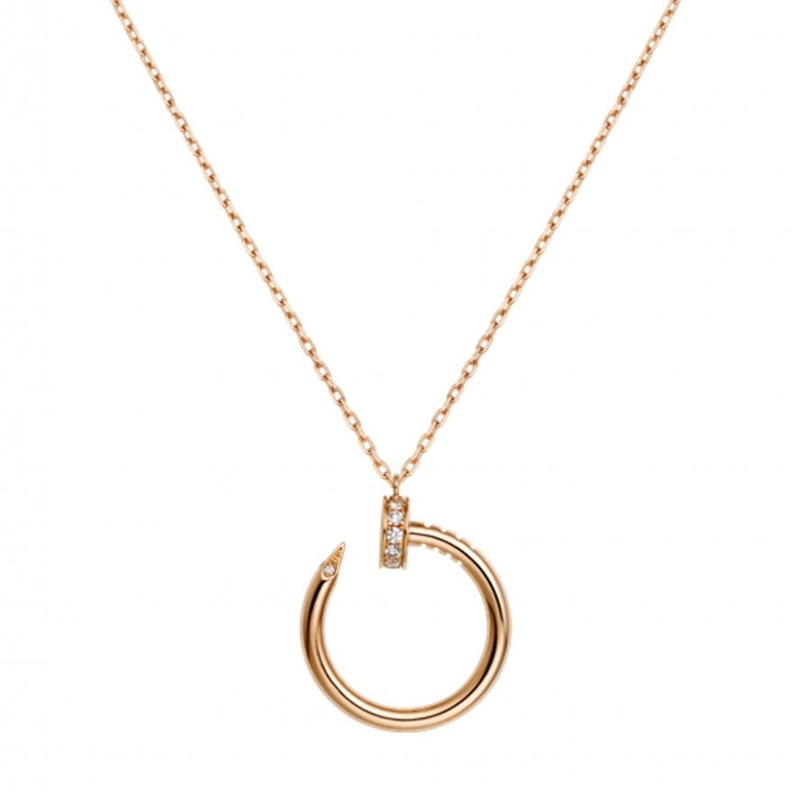 اجمل موديلات سلاسل راقية بتصاميم دائرية لتنسيق موضة التكديس من Cartier