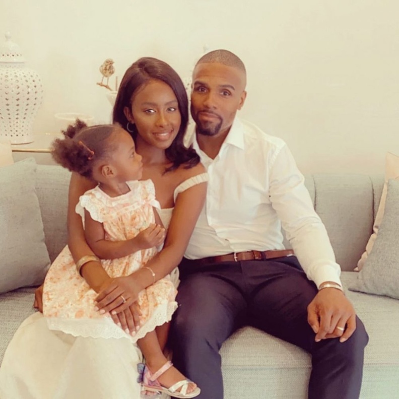 داليا مبارك وزوجها وابنتها